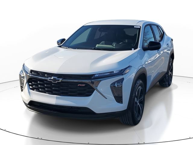 Used 2025 Chevrolet Trax RS w/ Driver Confidence Package image 2