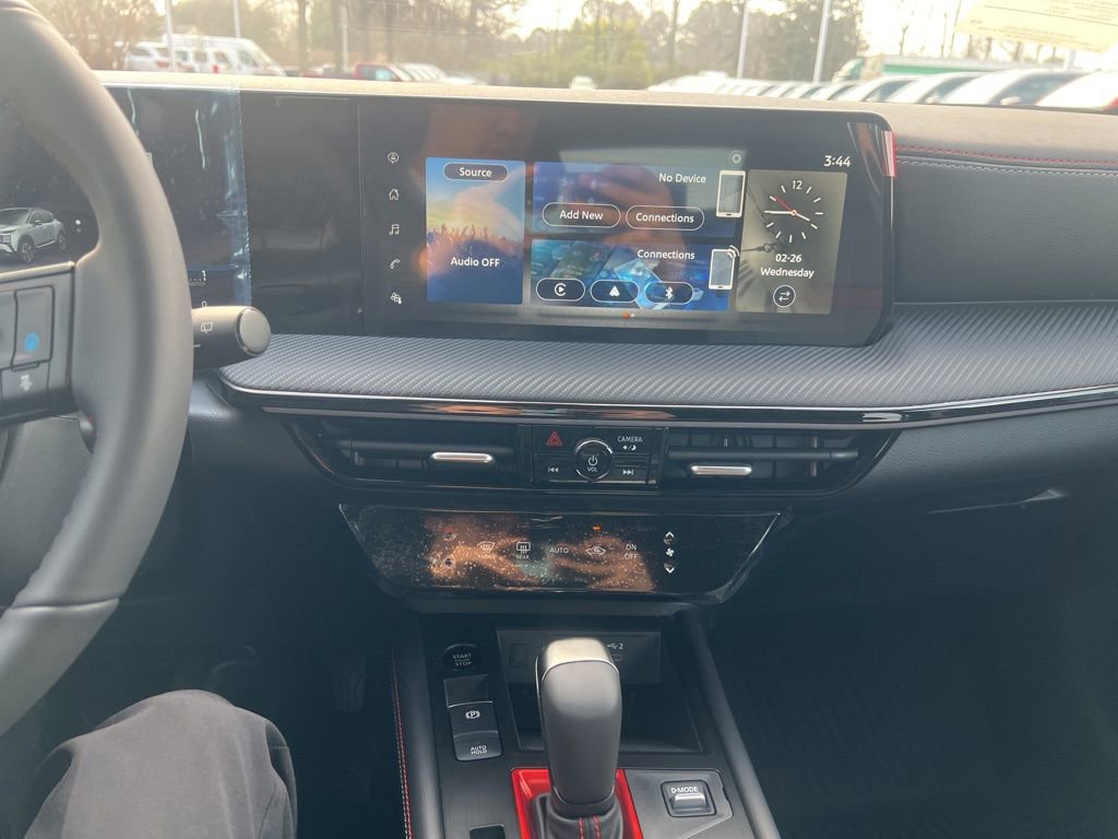 New 2025 Nissan Kicks SR image 15