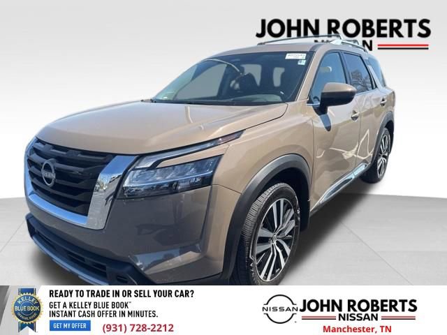 Used 2024 Nissan Pathfinder Platinum w/ Cargo Package image 3