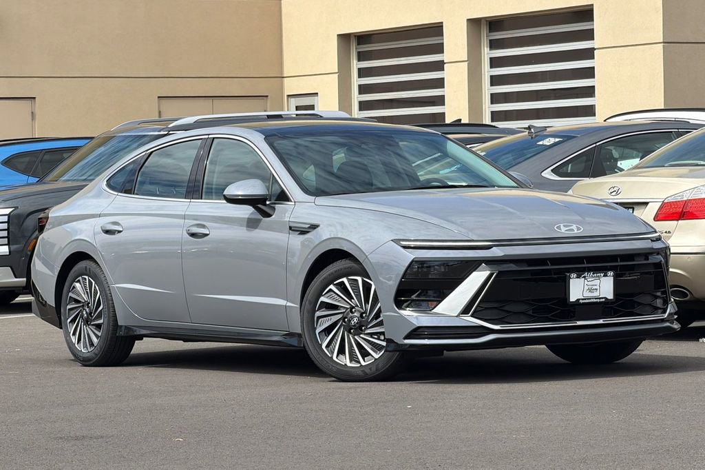 New 2026 Hyundai Sonata SEL FWD image 2