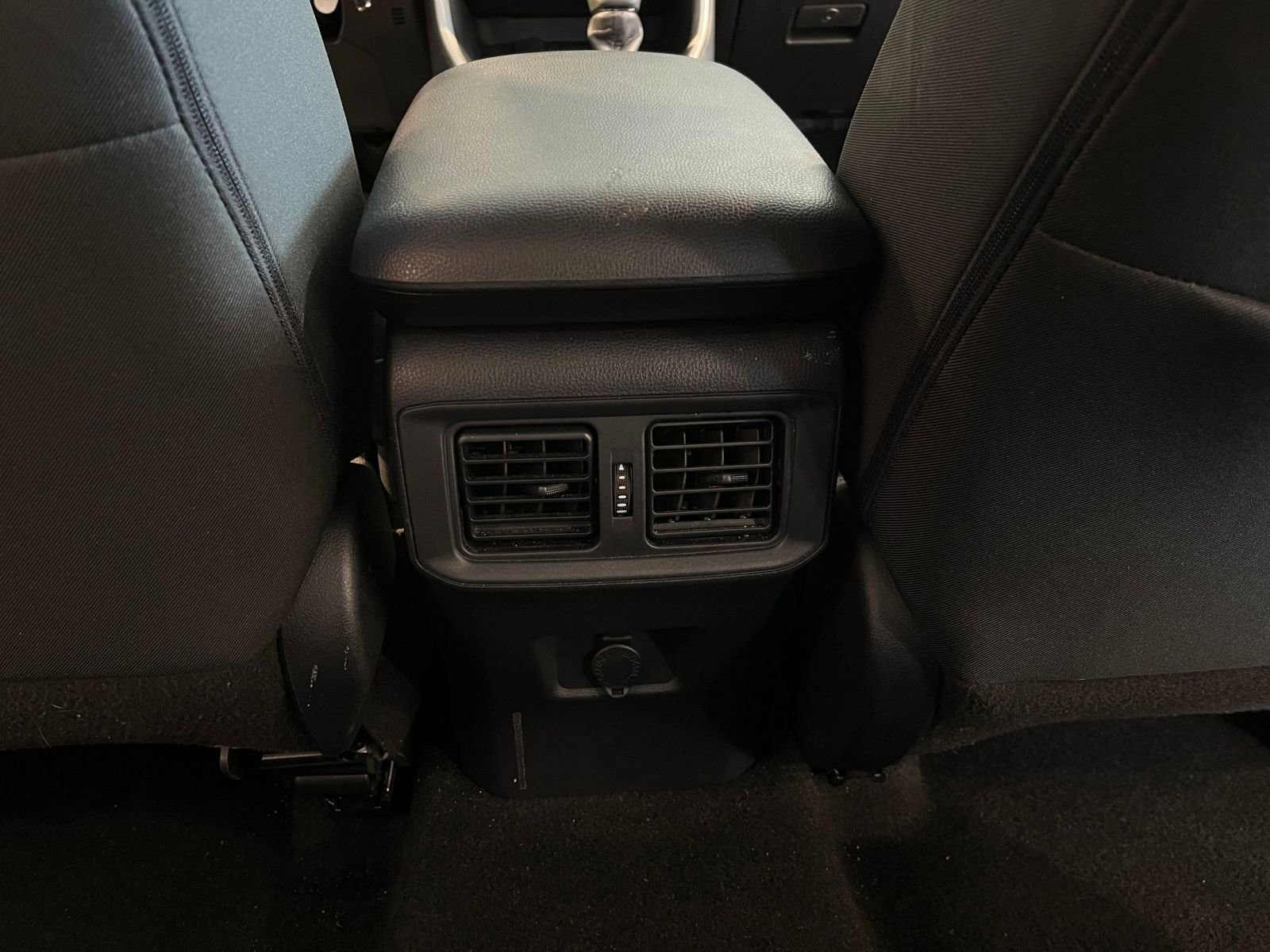 Used 2025 Toyota RAV4 LE image 23