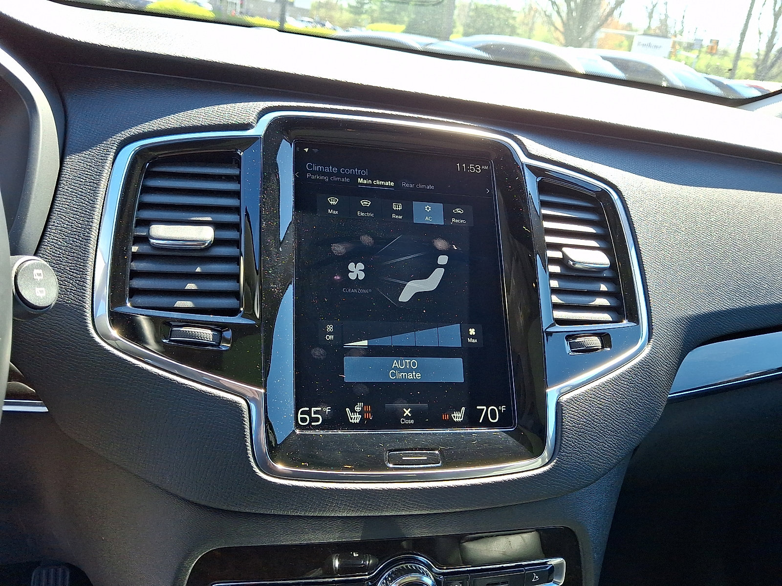 Used 2017 Volvo XC90 T6 Momentum w/ Vision Package image 19