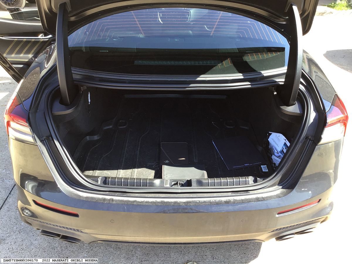 Used 2022 Maserati Ghibli Modena RWD image 15