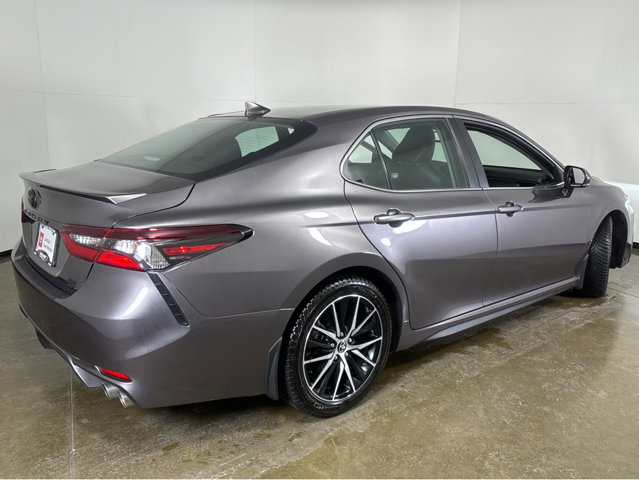Used 2024 Toyota Camry SE image 21