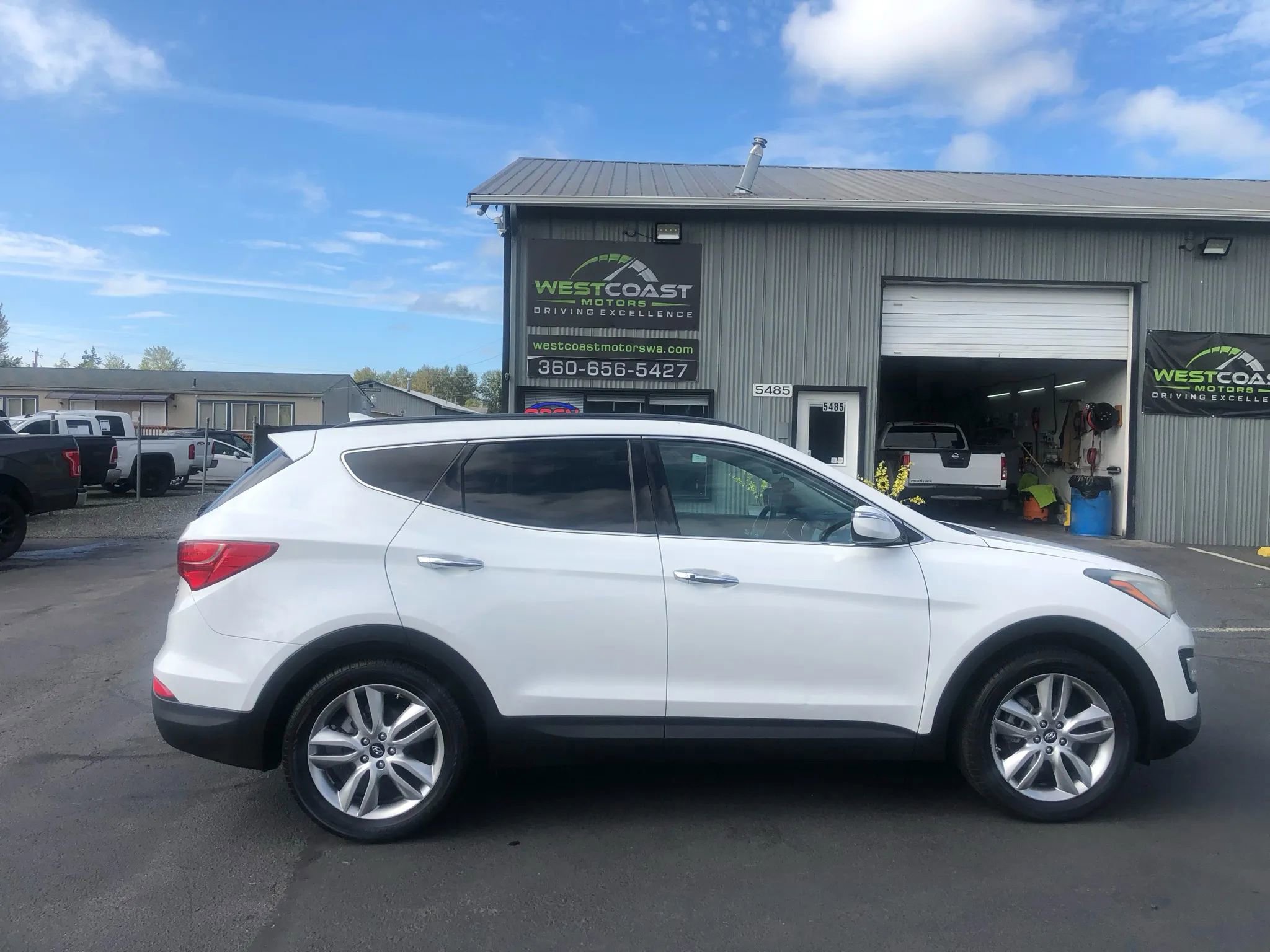 Used 2015 Hyundai Santa Fe Sport 2.0T w/ Option Group 05 FWD image 9