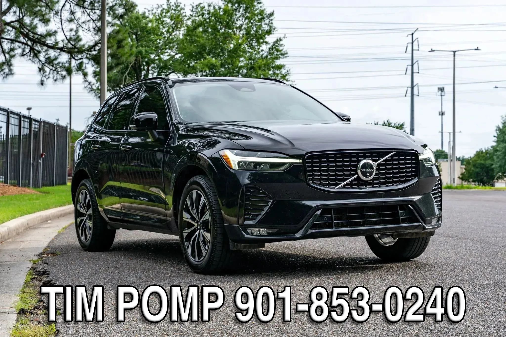 Used 2024 Volvo XC60 B5 Plus AWD/4WD image 3