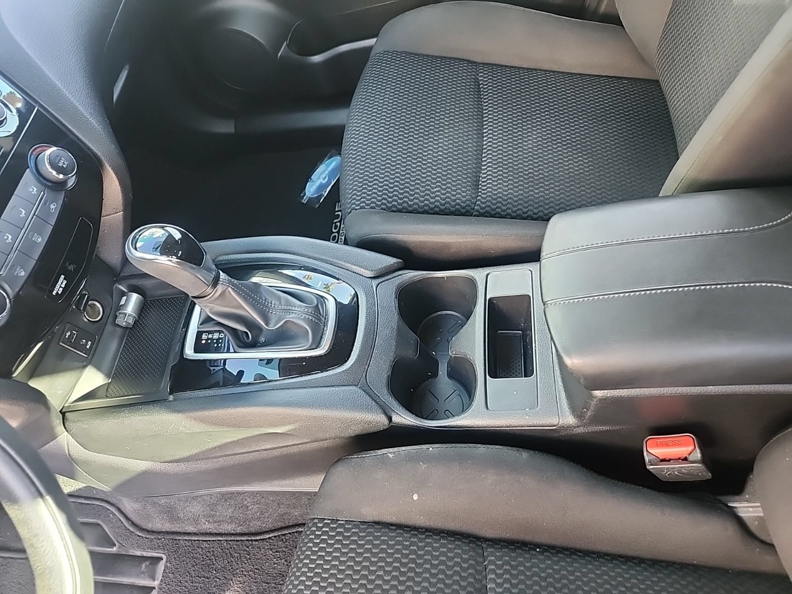 Used 2017 Nissan Rogue Sport S w/ S Appearance Package FWD image 13