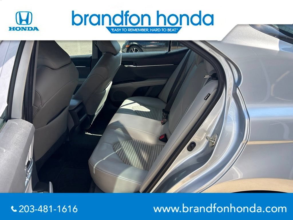 Used 2020 Toyota Camry SE FWD image 23