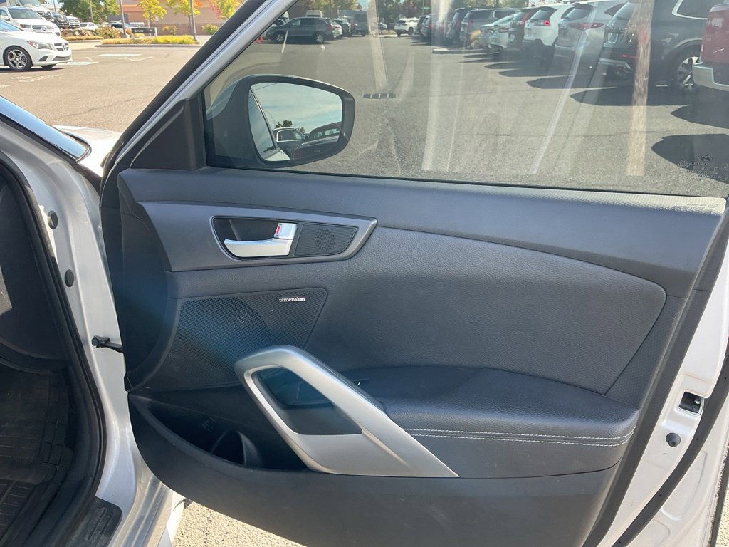 Used 2017 Hyundai Veloster Turbo FWD image 26