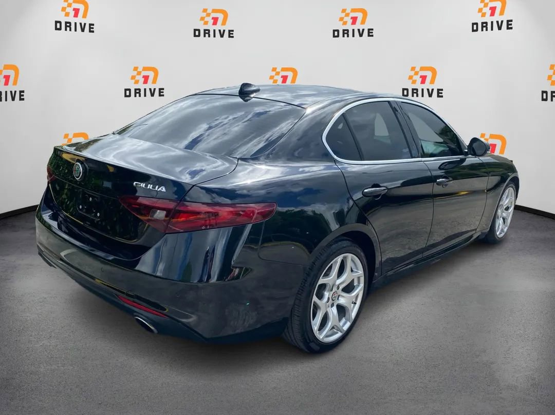 Used 2018 Alfa Romeo Giulia Ti RWD image 5