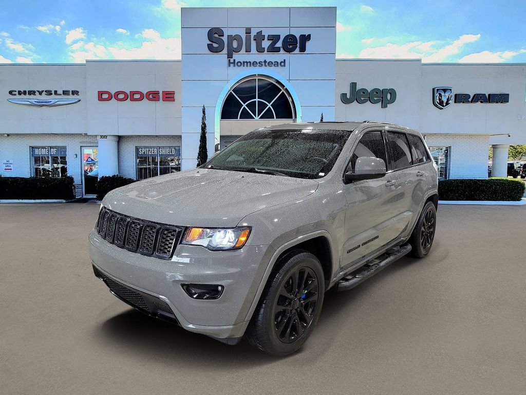 Used 2020 Jeep Grand Cherokee Altitude RWD image 4