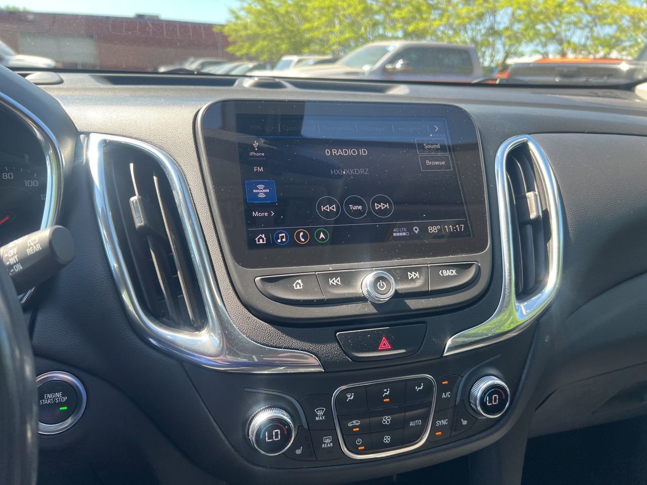 Used 2020 Chevrolet Equinox LT image 29