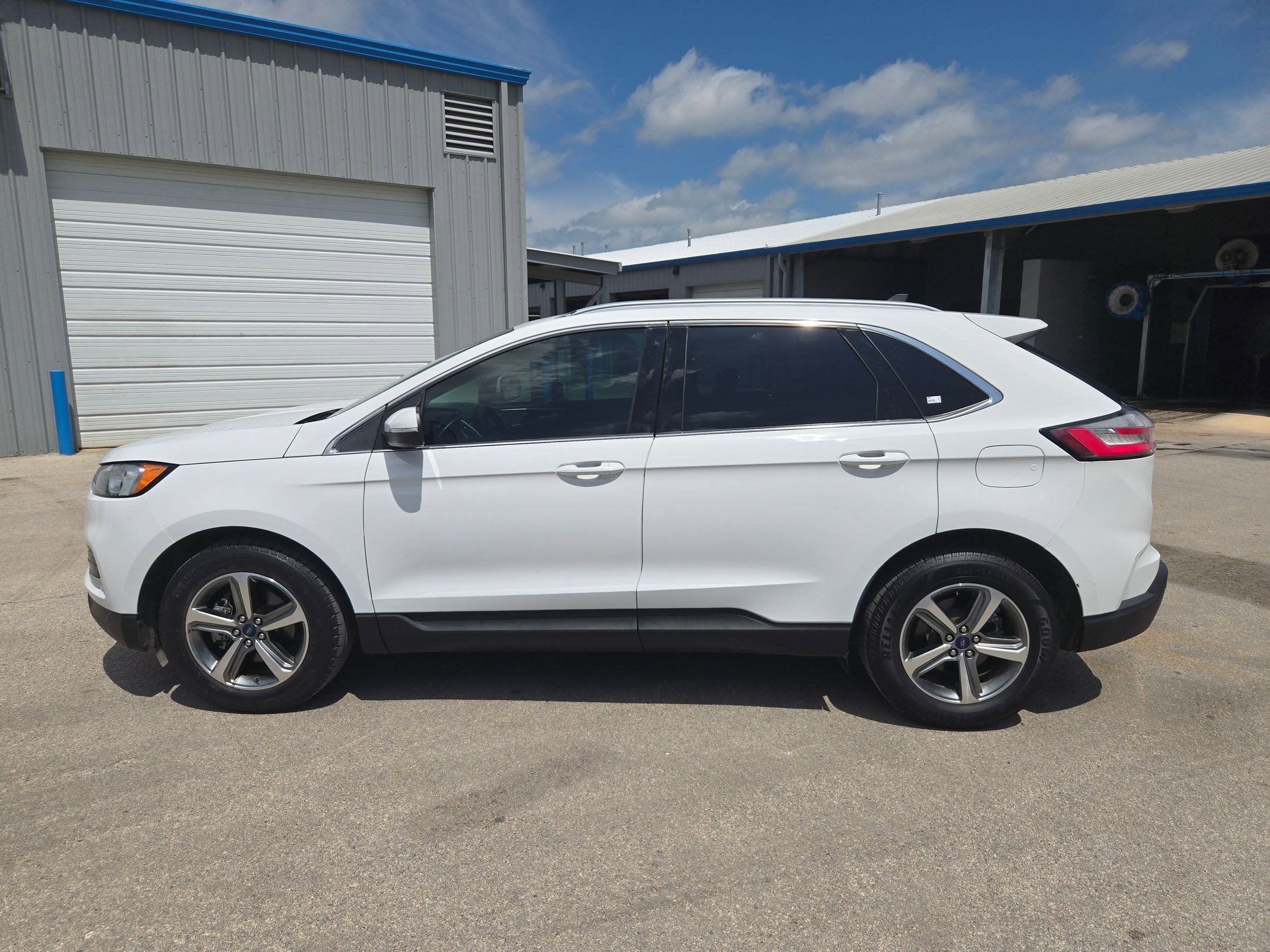 Used 2020 Ford Edge SEL w/ Convenience Package FWD image 6