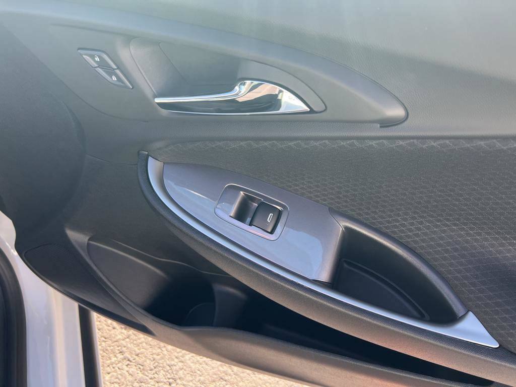 New 2025 Chevrolet Malibu LT w/ Sport Edition FWD image 21