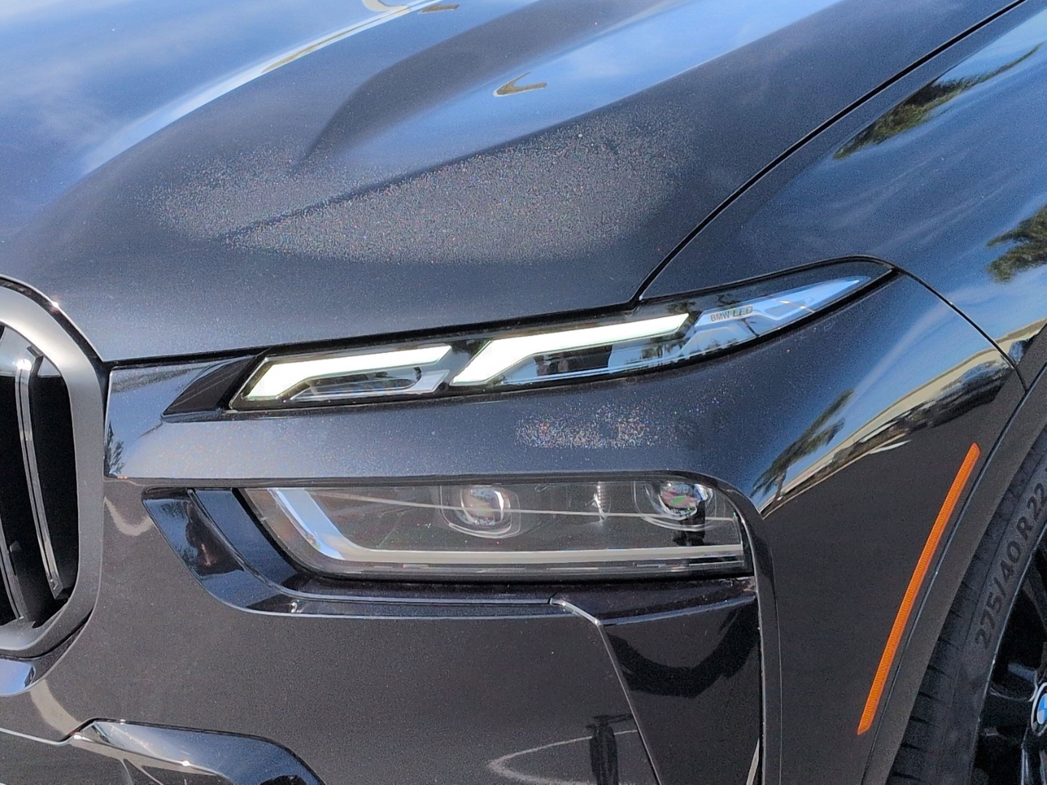 Used 2025 BMW X7 M60i AWD/4WD image 42