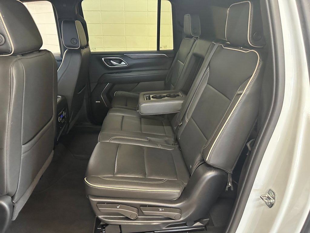 Used 2024 Chevrolet Suburban Premier image 37