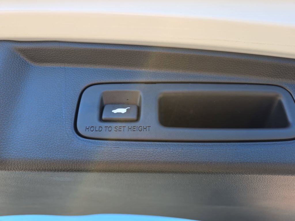 Used 2025 Honda CR-V Sport Touring image 17