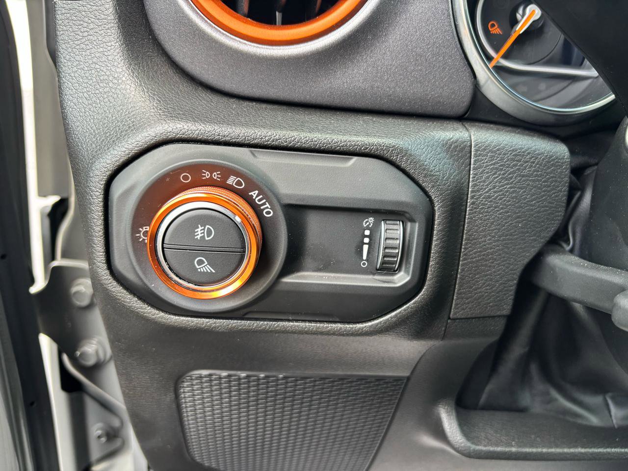 Used 2023 Jeep Gladiator Mojave w/ Cold Weather Group AWD/4WD image 16