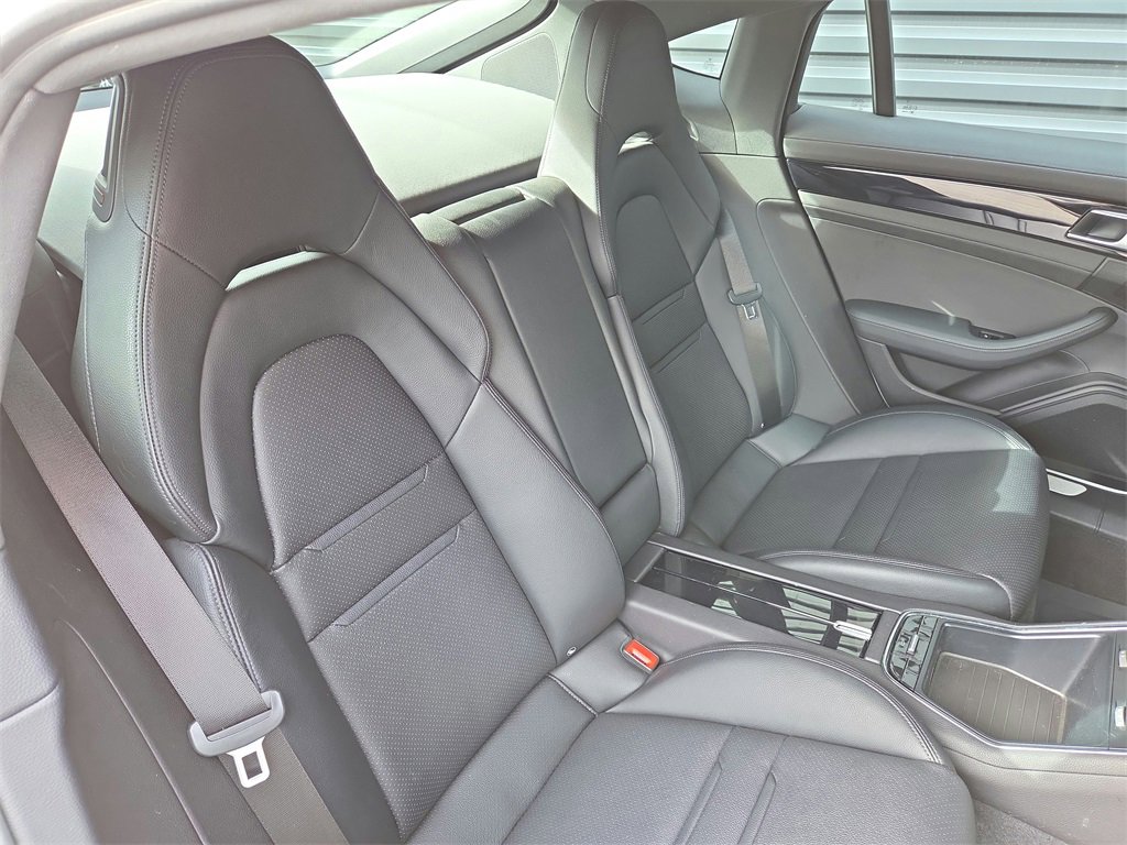 Used 2022 Porsche Panamera 4 image 21