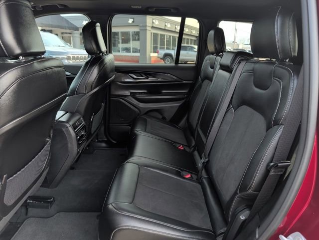 Used 2023 Jeep Grand Cherokee Altitude image 32