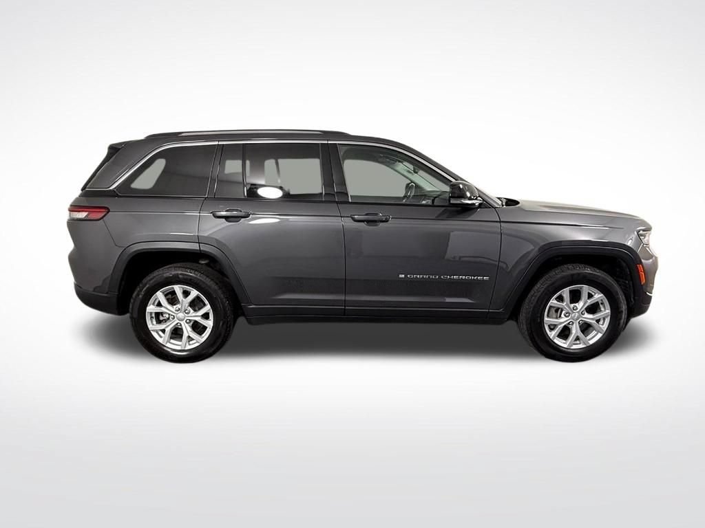 Used 2024 Jeep Grand Cherokee Limited w/ Trailer Tow Package AWD/4WD image 2