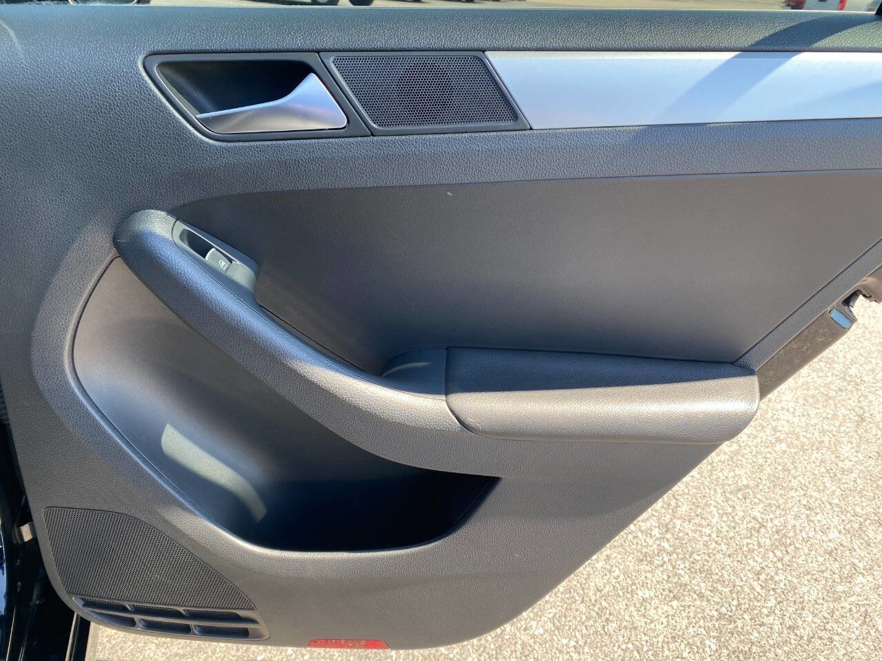 Used 2013 Volkswagen Jetta SE image 27