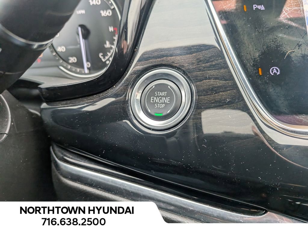 Used 2023 Cadillac XT6 Premium Luxury image 19