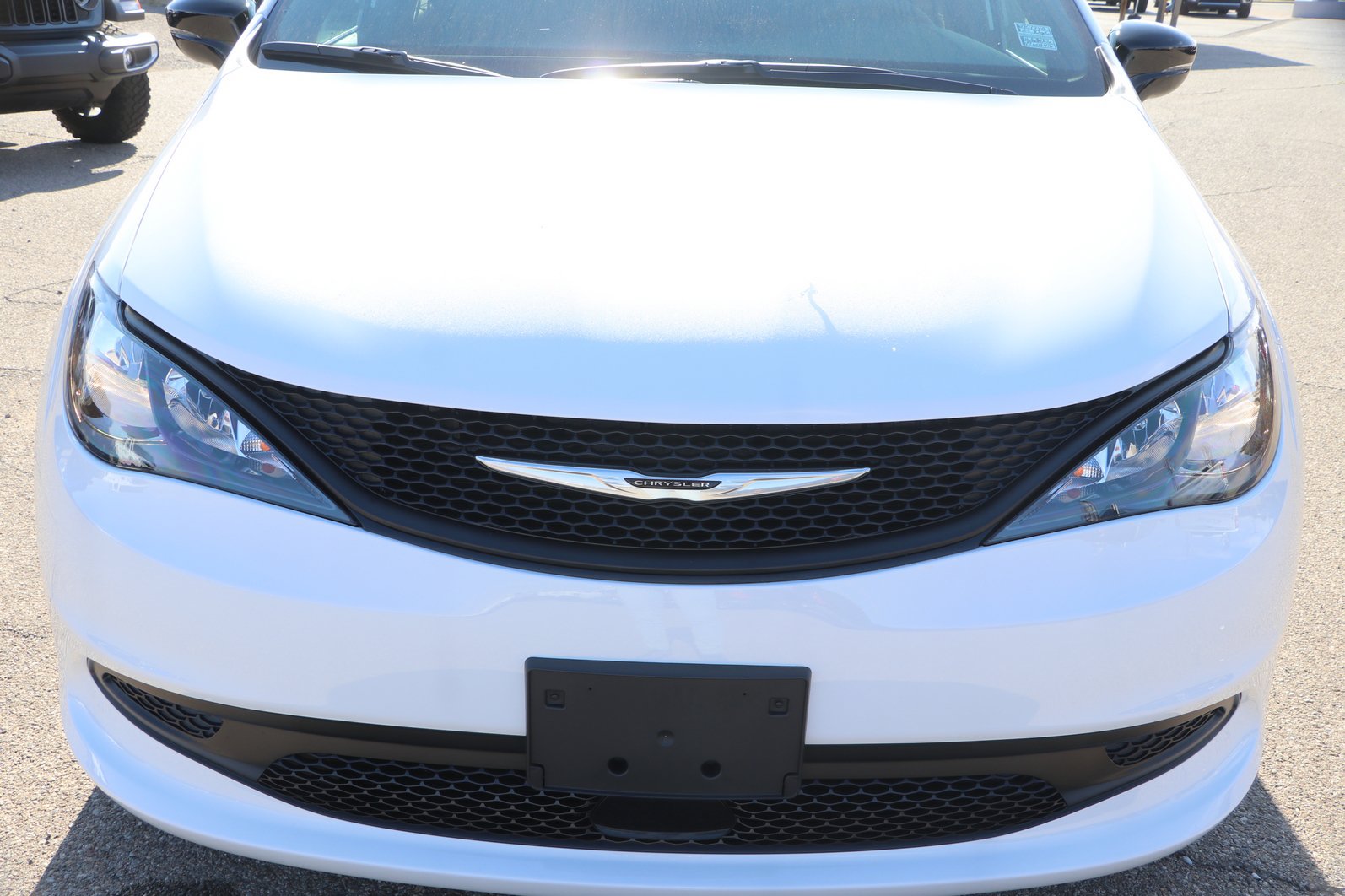 New 2027 Chrysler Pacifica LX FWD image 2