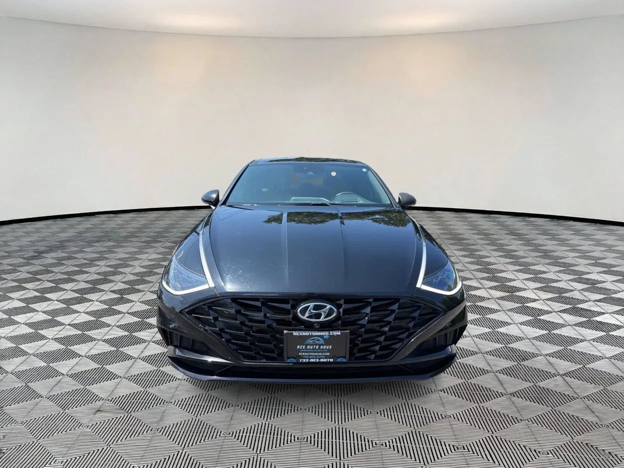Used 2021 Hyundai Sonata Limited FWD image 2