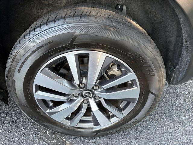 Used 2023 Nissan Pathfinder SL w/ Black Appearance Package FWD image 20