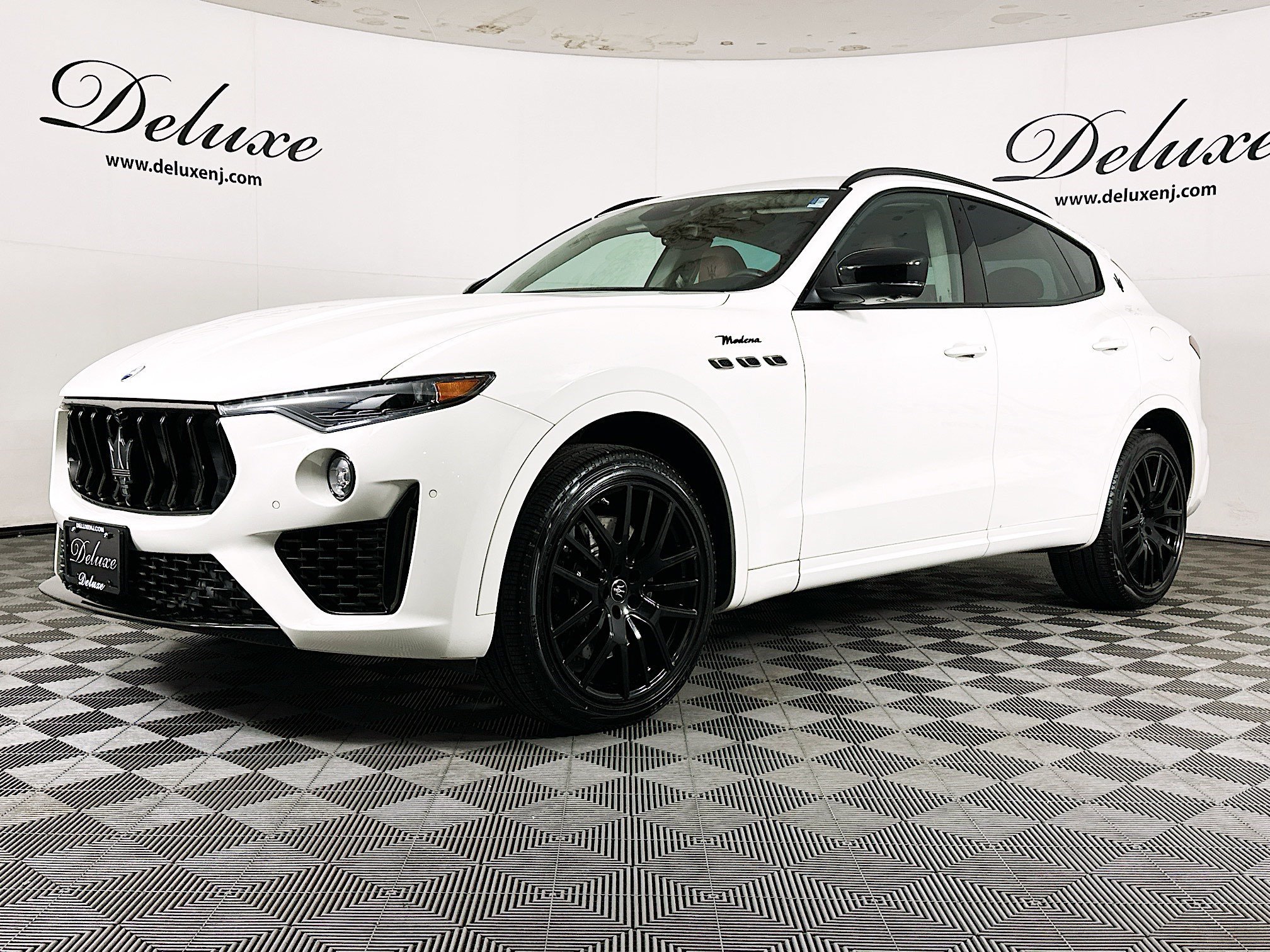 Used 2022 Maserati Levante Modena AWD/4WD image 3