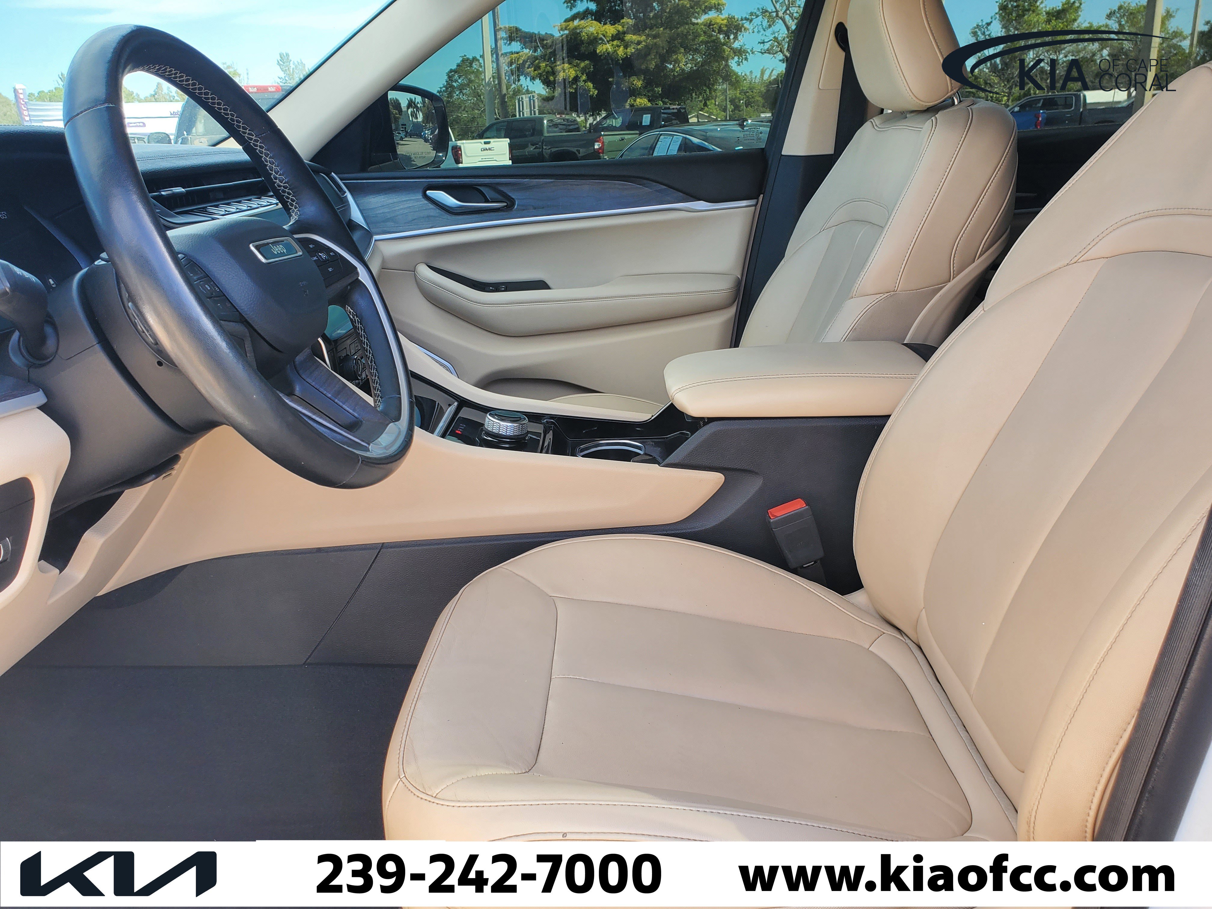 Used 2022 Jeep Grand Cherokee L Limited RWD image 19