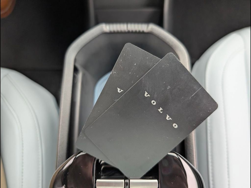 Certified 2025 Volvo EX30 Ultra AWD/4WD image 24