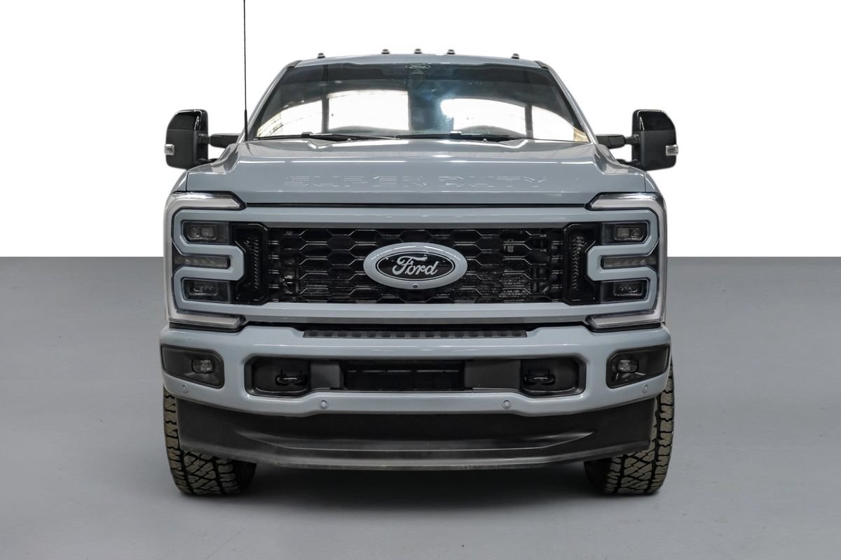 Used 2025 Ford F350 Platinum AWD/4WD image 3