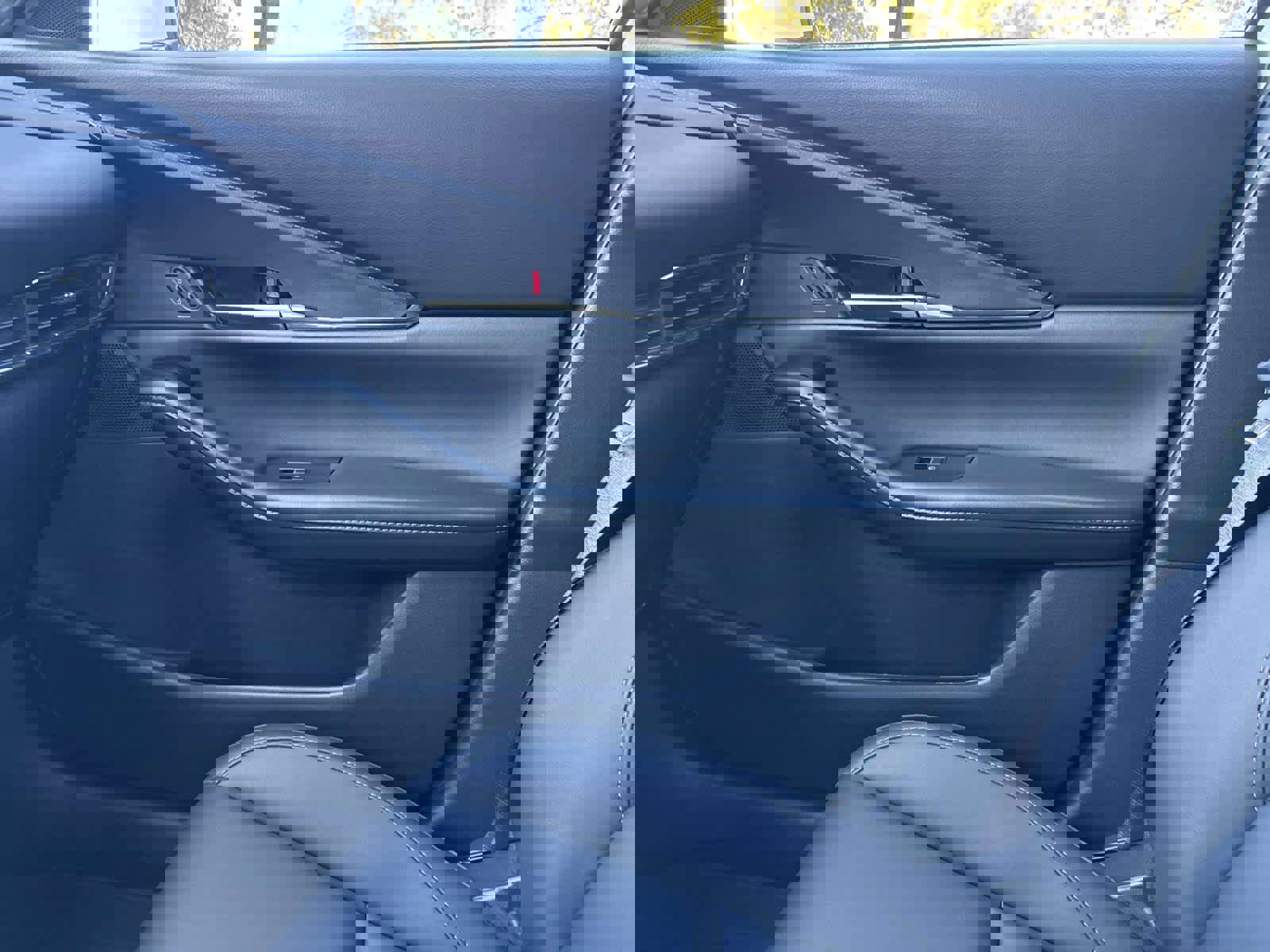 Certified 2025 MAZDA CX-30 AWD 2.5 S w/ Preferred Package image 24