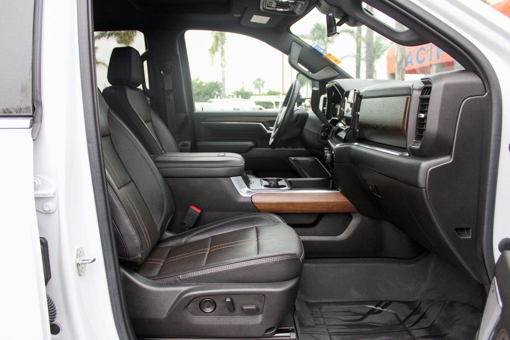 Used 2024 Chevrolet Silverado 3500 High Country w/ High Country Premium Package image 45