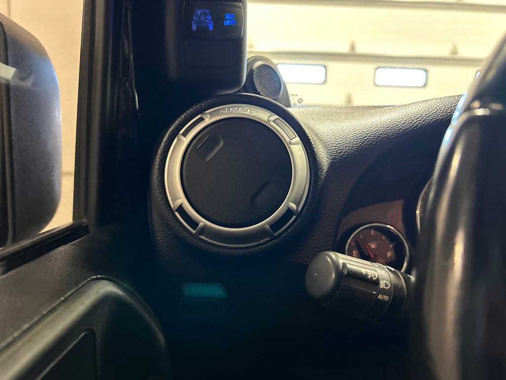 Used 2013 Jeep Wrangler Unlimited Sahara w/ Dual Top Group image 17