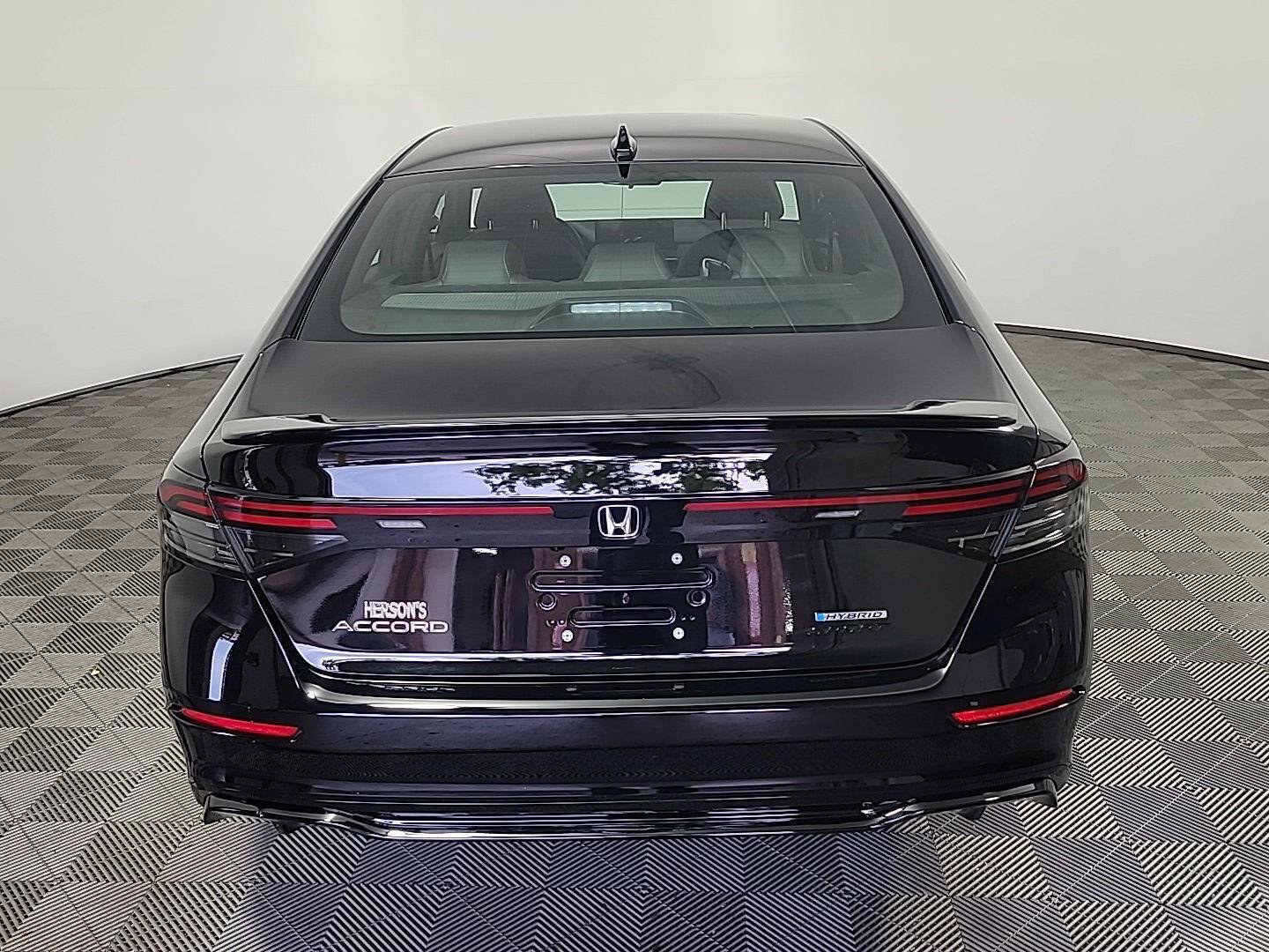Used 2025 Honda Accord Sport image 5