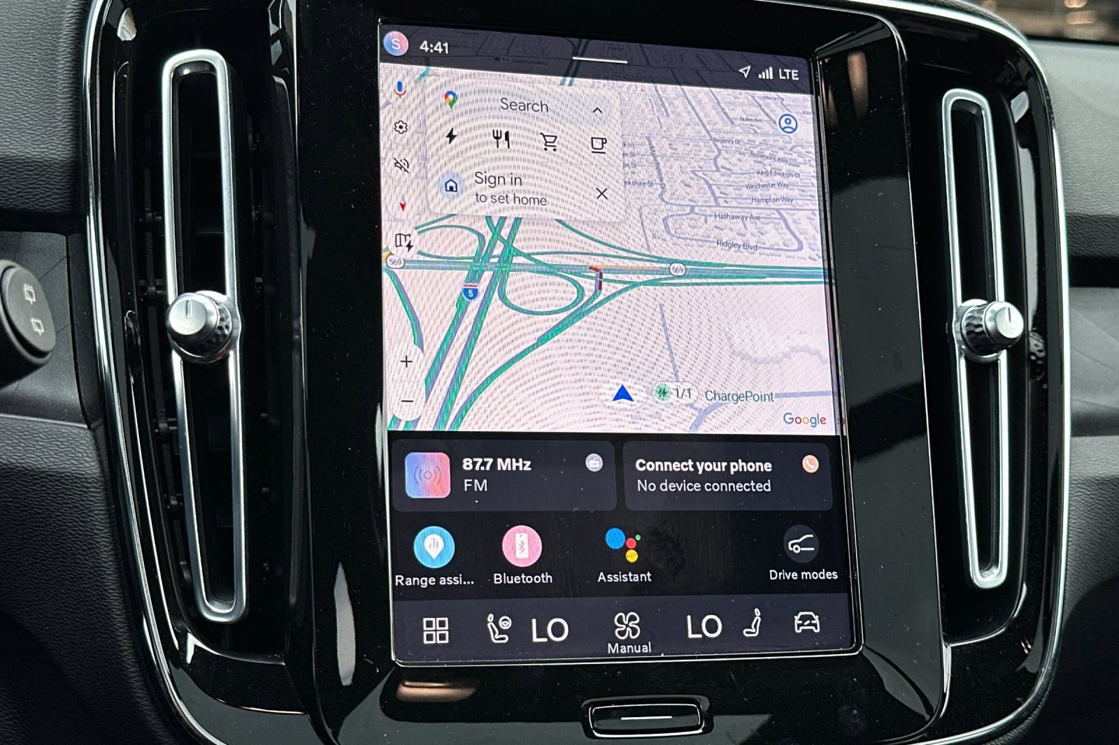 Used 2023 Volvo XC40 Recharge Ultimate image 22