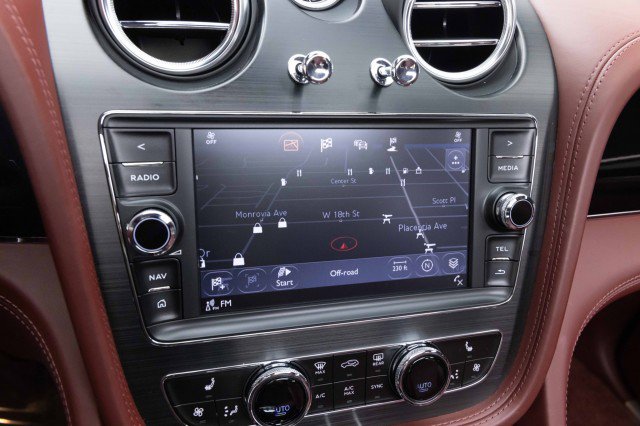 Used 2019 Bentley Bentayga image 36