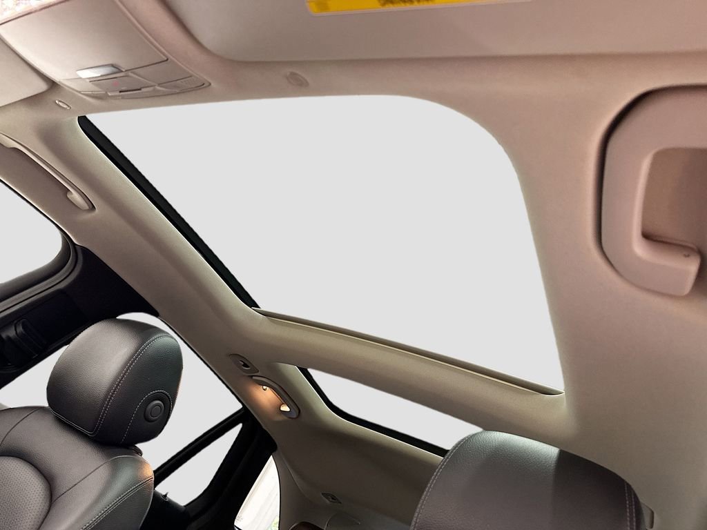 Used 2021 Mercedes-Benz GLC 300 image 18