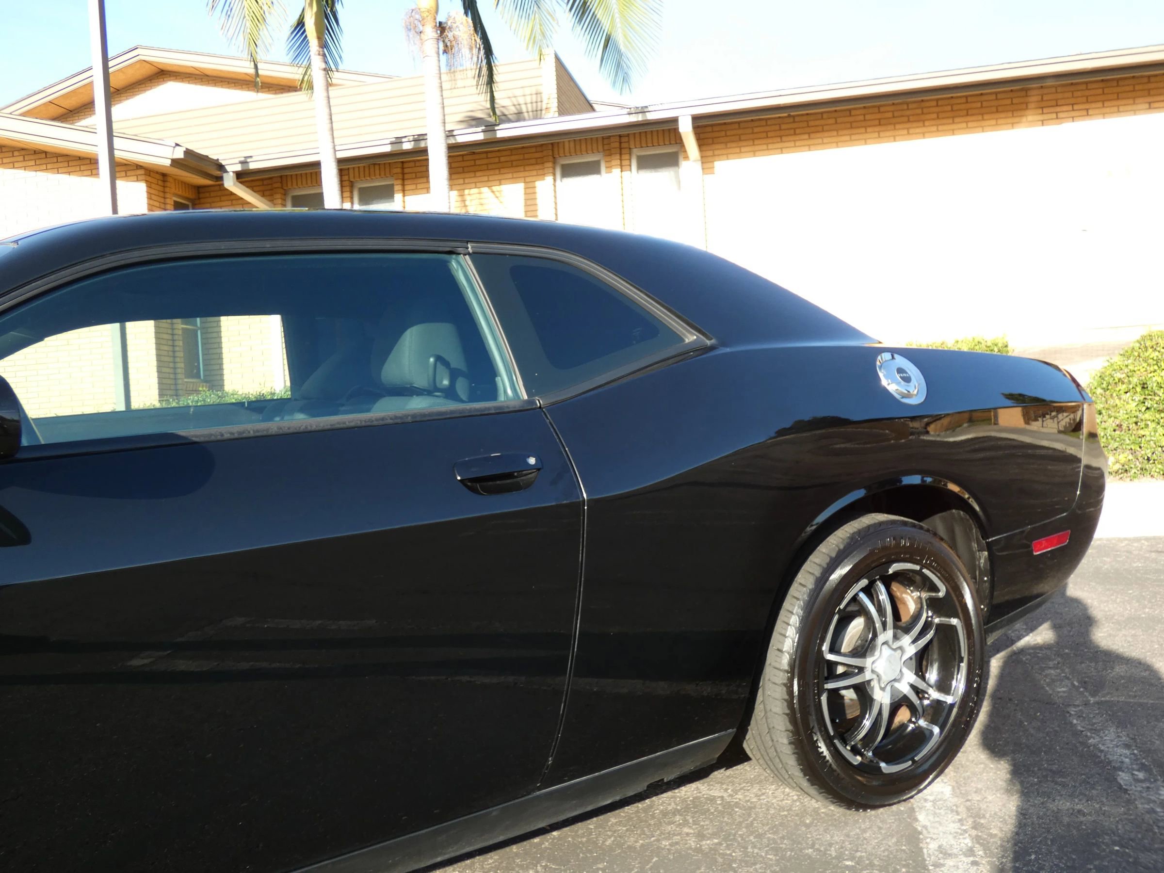 Used 2013 Dodge Challenger SXT image 13