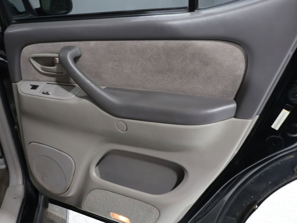 Used 2002 Toyota Sequoia SR5 image 21