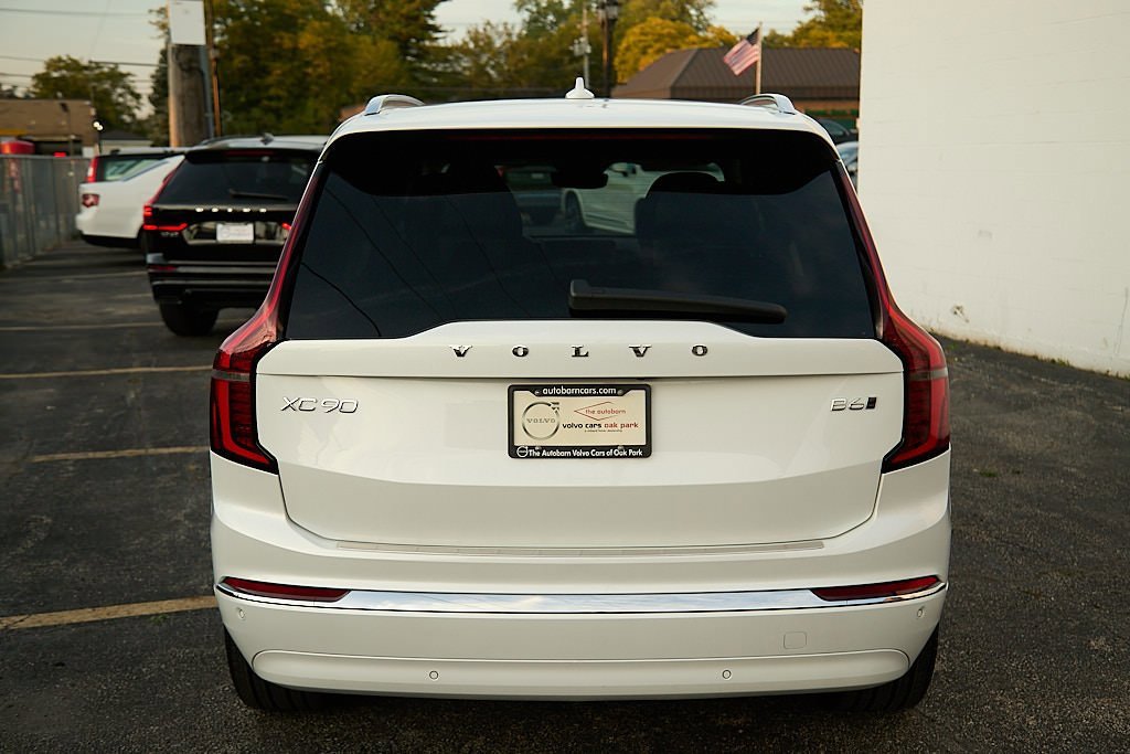 New 2025 Volvo XC90 B6 Plus w/ Protection Package Premier image 8