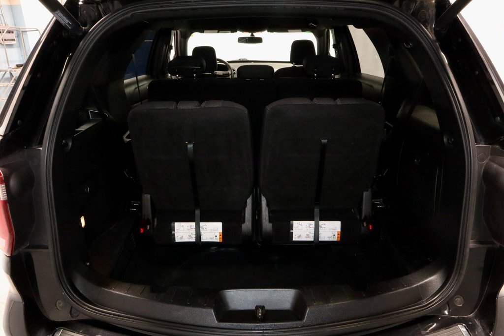 Used 2018 Ford Explorer XLT w/ Equipment Group 201A image 17