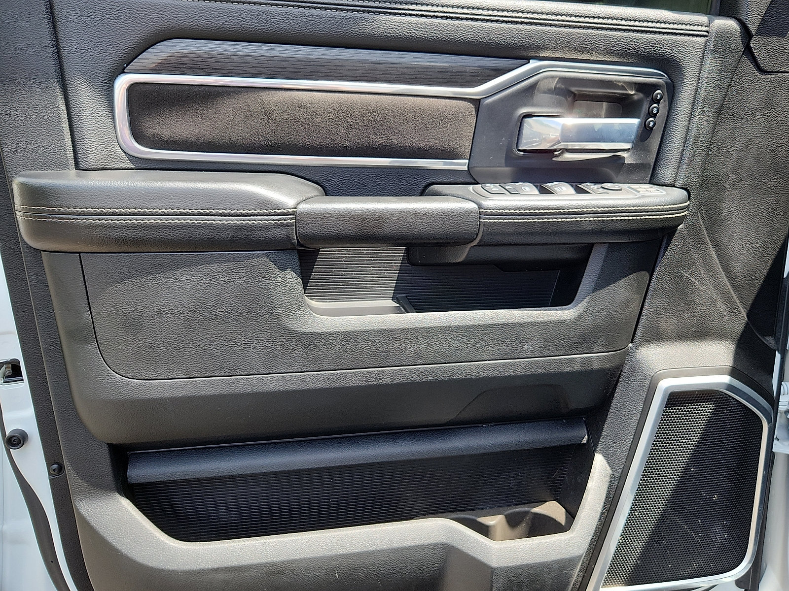 Certified 2024 RAM 2500 Laramie w/ Night Edition AWD/4WD image 12