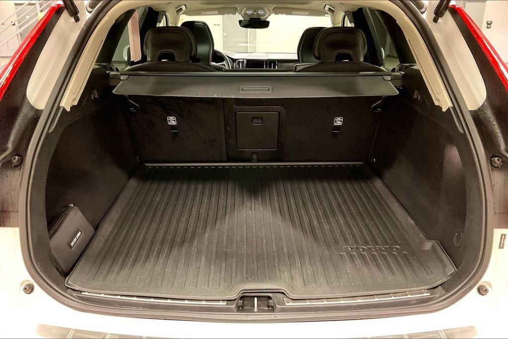 Certified 2023 Volvo XC60 B5 Core image 33