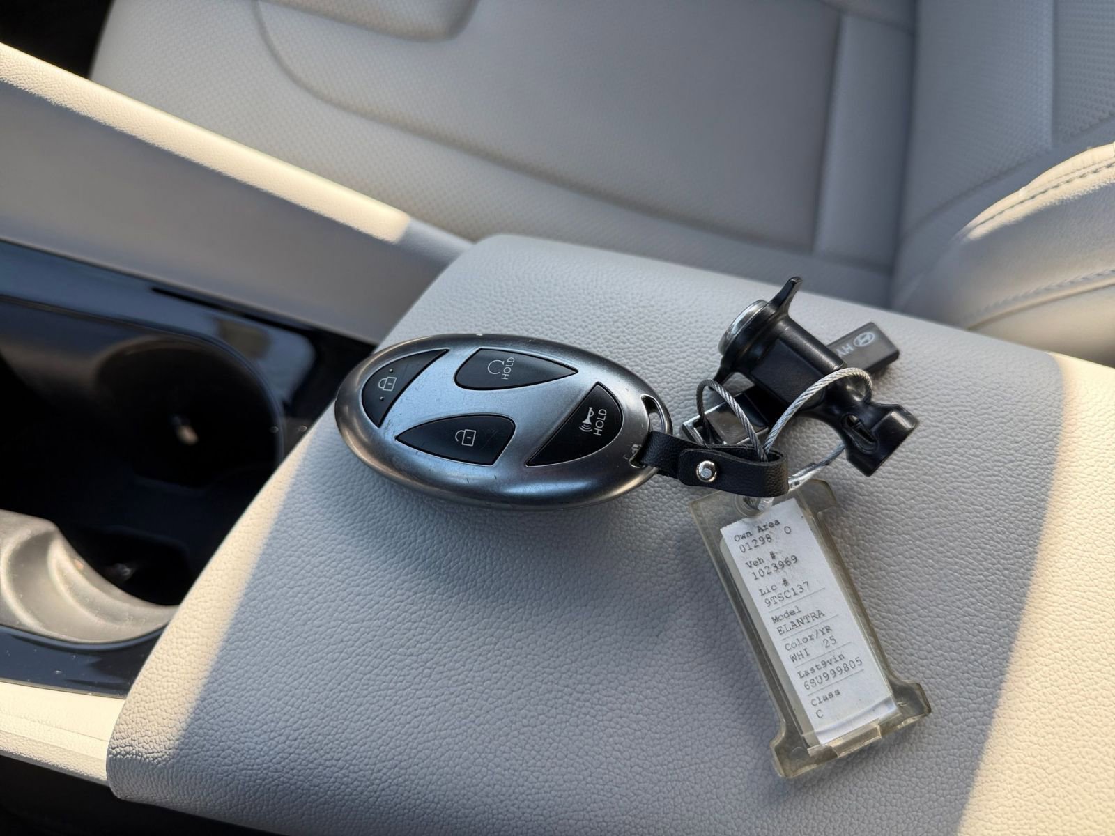 Used 2025 Hyundai Elantra Limited image 21