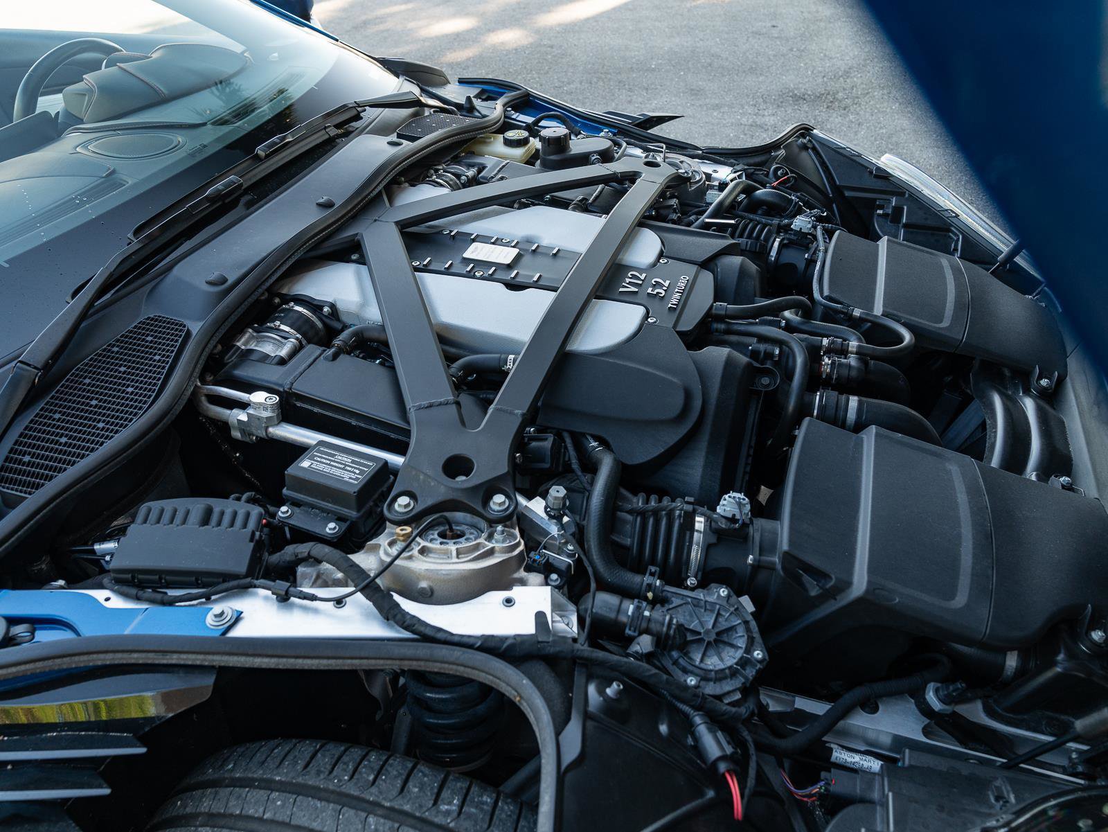 Used 2022 Aston Martin DBS Superleggera Volante image 57