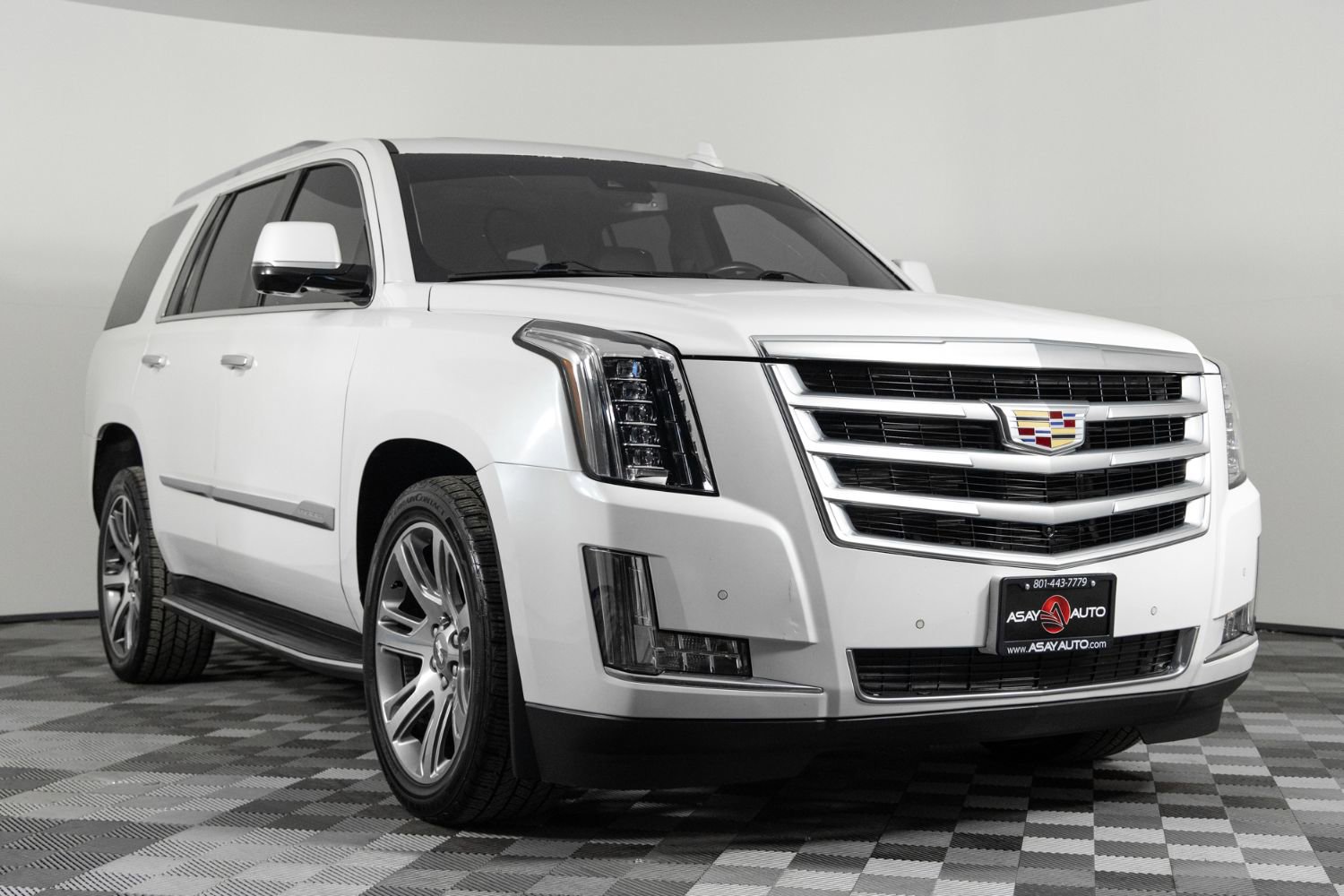 Used 2016 Cadillac Escalade Luxury image 11